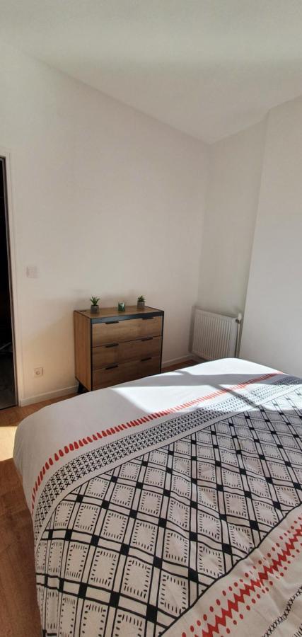 Appartement D'Hippolyte - Vue Musee Rimbaud Charleville-Mézières エクステリア 写真