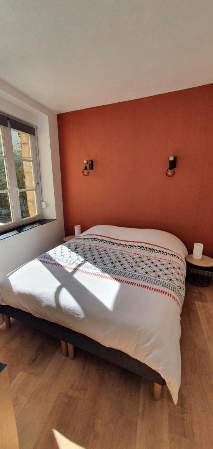 Appartement D'Hippolyte - Vue Musee Rimbaud Charleville-Mézières エクステリア 写真